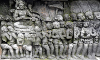 ILW Borobudur Mendut Tempelvoet 3e 123 rondrijdend